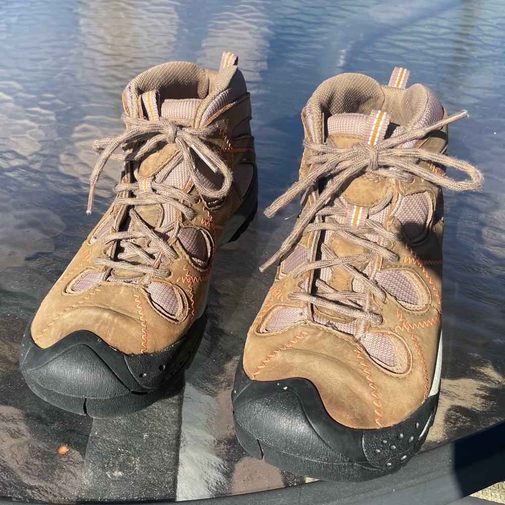 Keen Hiking High Top Sneaker Hiking Boot Women's Size 6.5